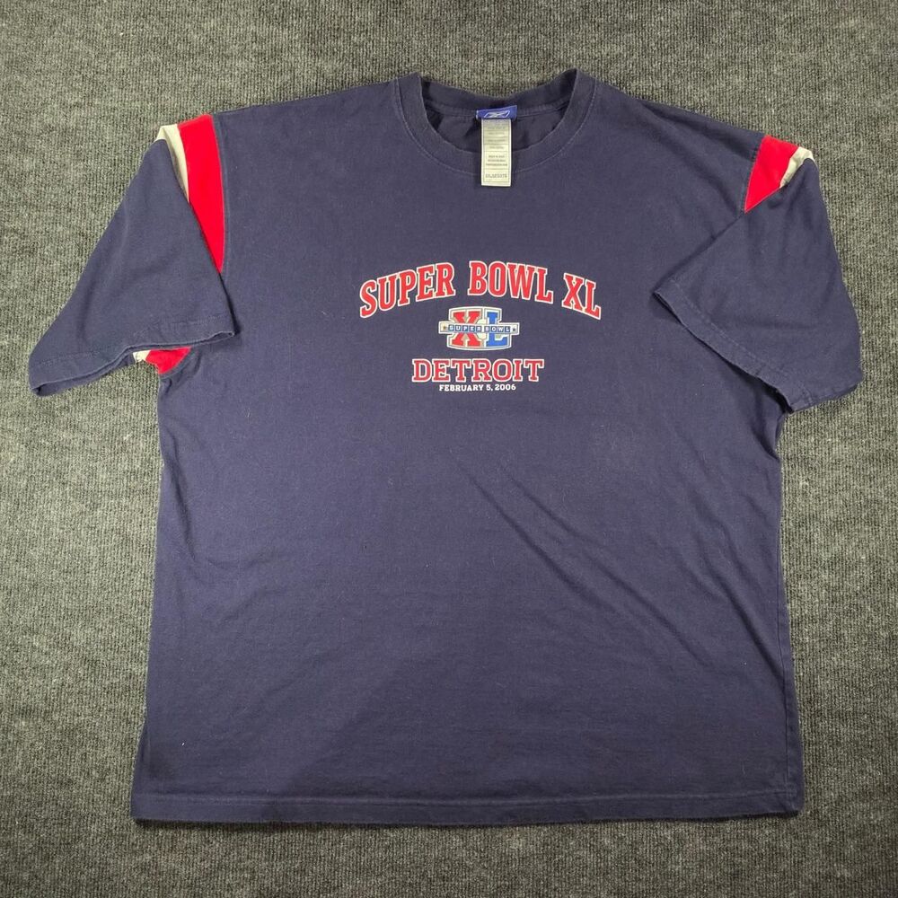 Reebok Men's Red and Navy T-shirt